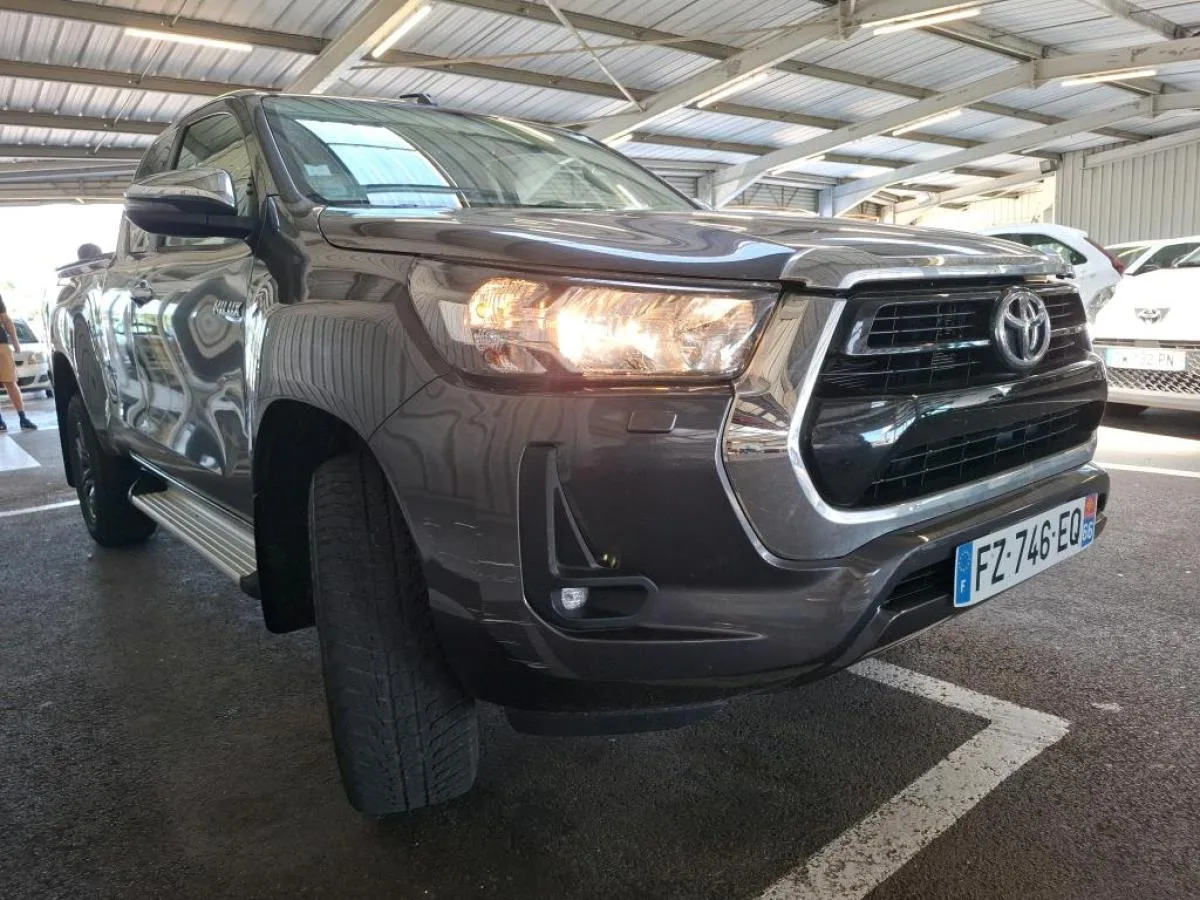 Toyota Hilux 2.4 D-4D X-Tra Cabine Légende 4WD